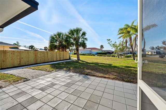 105 12TH STREET SW, Ruskin, FL 33570