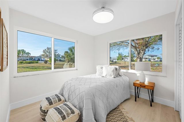 105 12TH STREET SW, Ruskin, FL 33570