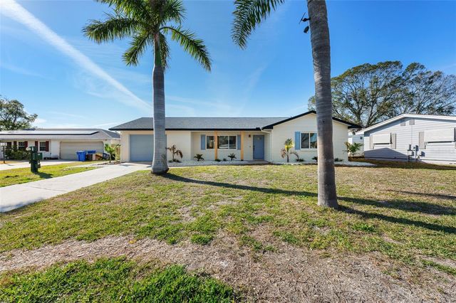 105 12TH STREET SW, Ruskin, FL 33570