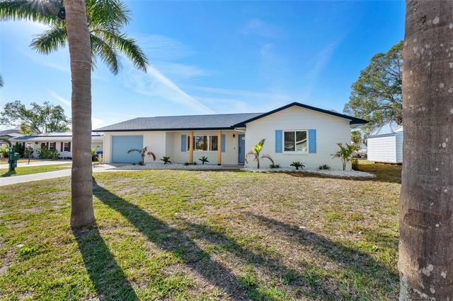 105 12TH STREET SW, Ruskin, FL 33570