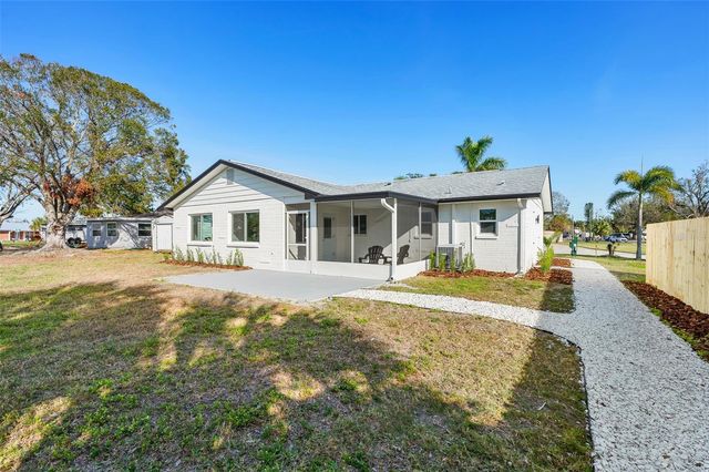 105 12TH STREET SW, Ruskin, FL 33570