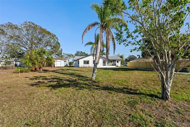 105 12TH STREET SW, Ruskin, FL 33570