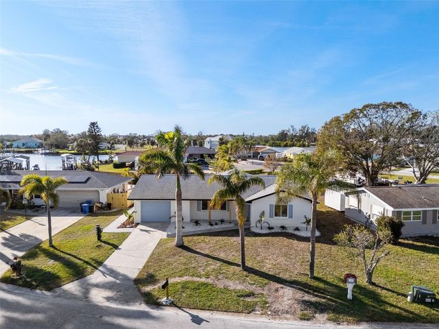 105 12TH STREET SW, Ruskin, FL 33570