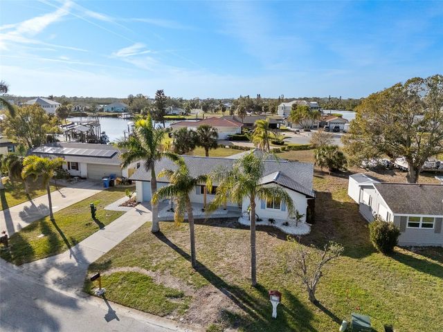 105 12TH STREET SW, Ruskin, FL 33570