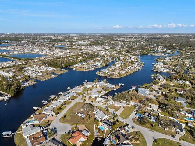 105 12TH STREET SW, Ruskin, FL 33570