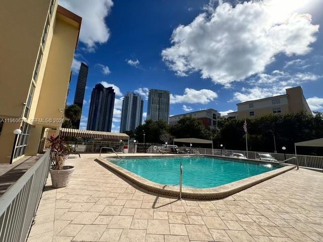 200 172nd St 416, Sunny Isles Beach, FL 33160