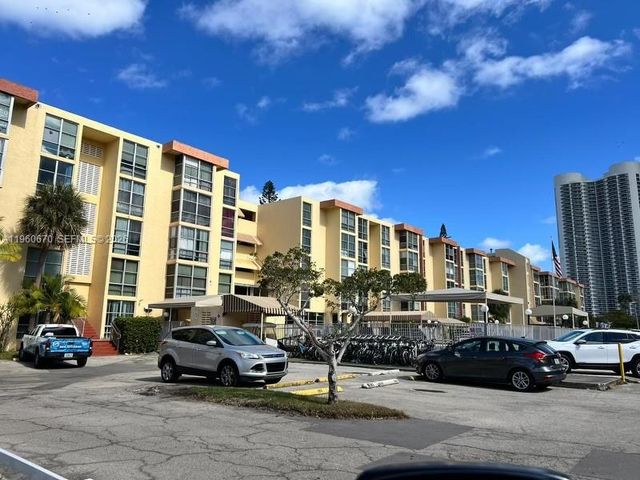 200 172nd St 416, Sunny Isles Beach, FL 33160