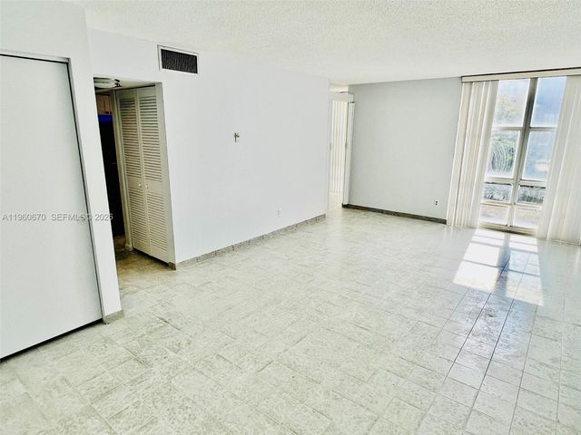 200 172nd St 416, Sunny Isles Beach, FL 33160