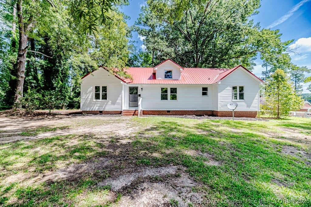 210 N Monroe Avenue, Sanford, NC 27330