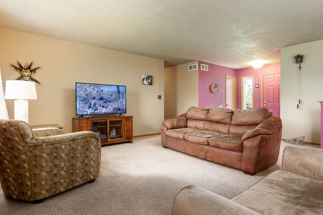 14836 Hunters Way, South Beloit, IL 61080