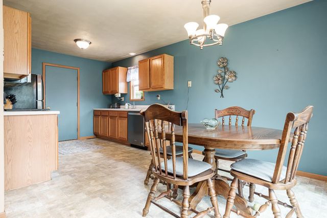 14836 Hunters Way, South Beloit, IL 61080