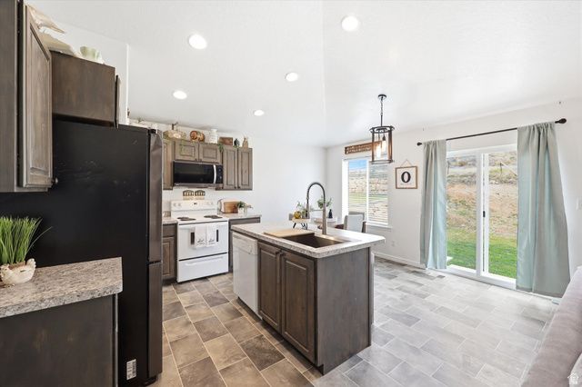 332 RED ROCK DR, Santaquin, UT 84655