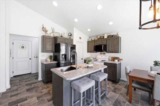 332 RED ROCK DR, Santaquin, UT 84655