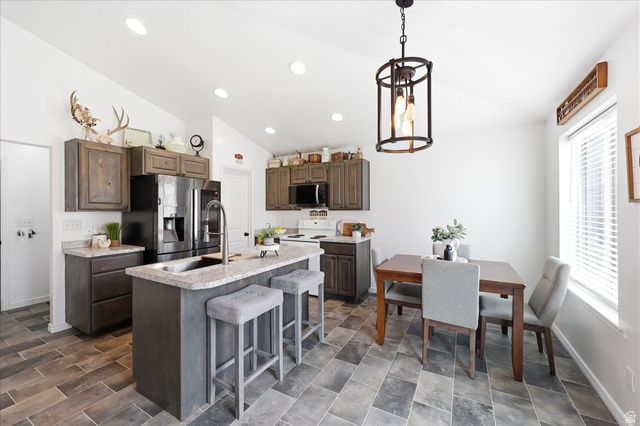 332 RED ROCK DR, Santaquin, UT 84655