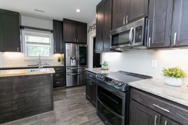 7144 Hall Rd, Greenbrier, TN 37073