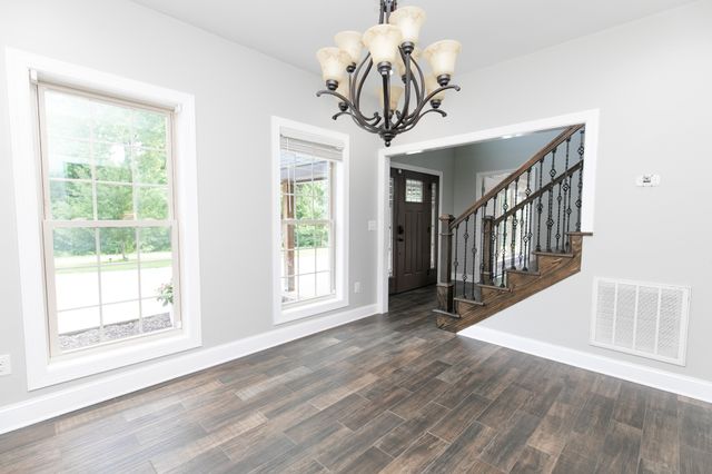 7144 Hall Rd, Greenbrier, TN 37073