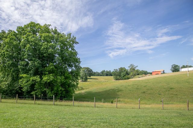 7144 Hall Rd, Greenbrier, TN 37073