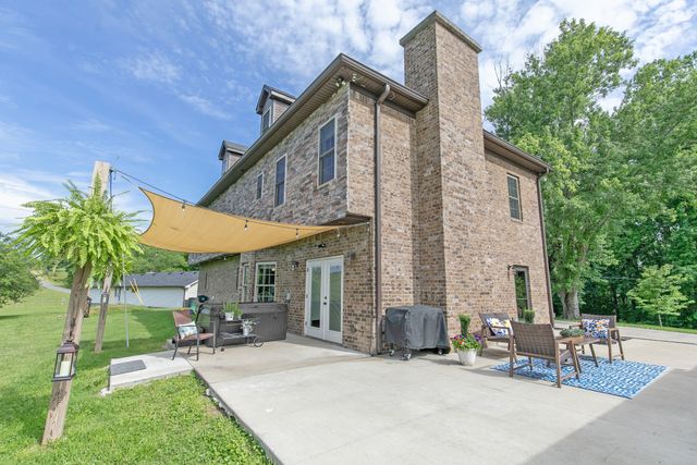 7144 Hall Rd, Greenbrier, TN 37073