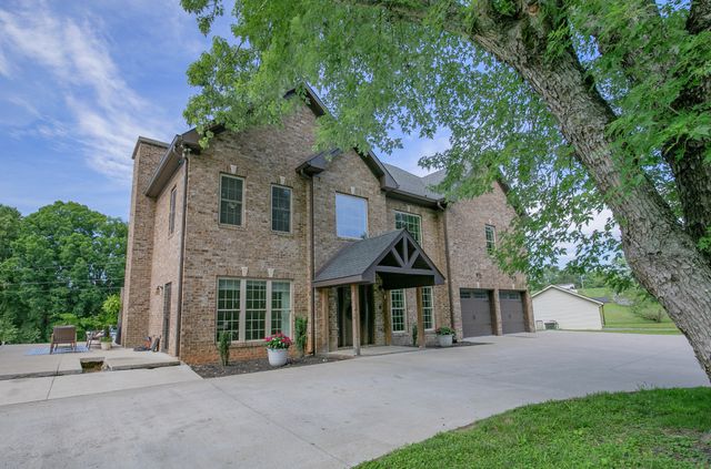 7144 Hall Rd, Greenbrier, TN 37073