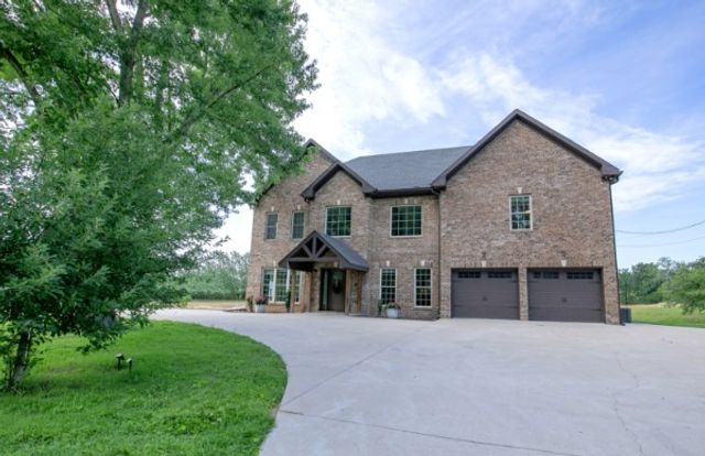 7144 Hall Rd, Greenbrier, TN 37073