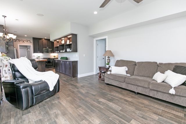 7144 Hall Rd, Greenbrier, TN 37073