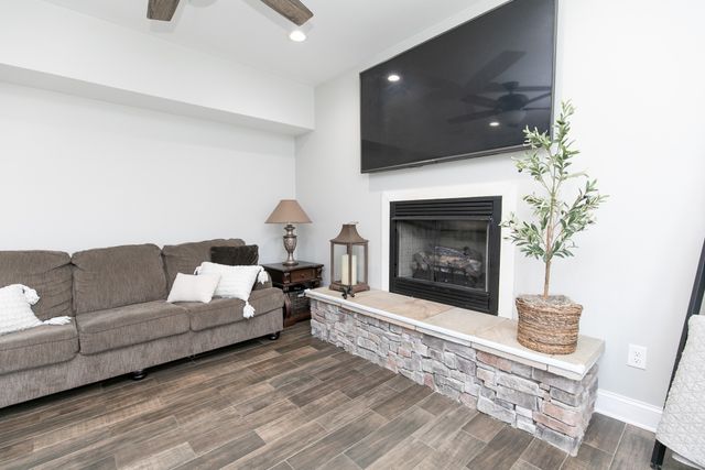 7144 Hall Rd, Greenbrier, TN 37073