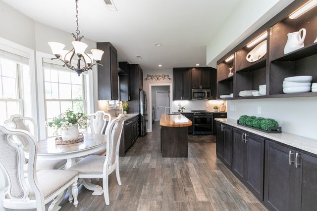 7144 Hall Rd, Greenbrier, TN 37073