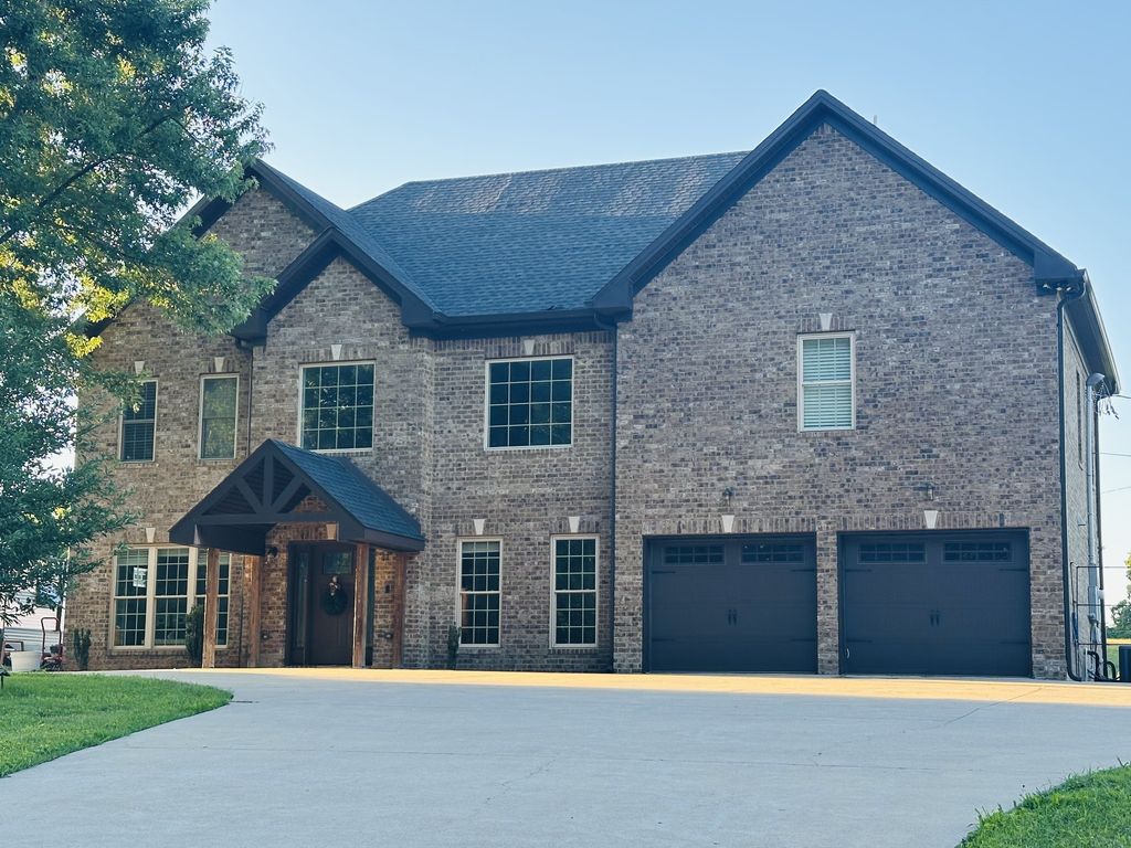 7144 Hall Rd, Greenbrier, TN 37073