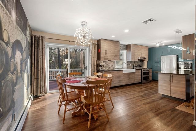 298 Wren St, Taunton, MA 02718