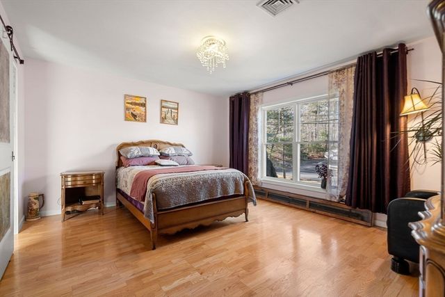 298 Wren St, Taunton, MA 02718