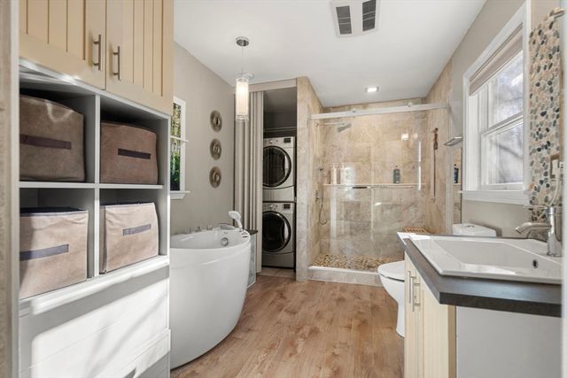 298 Wren St, Taunton, MA 02718