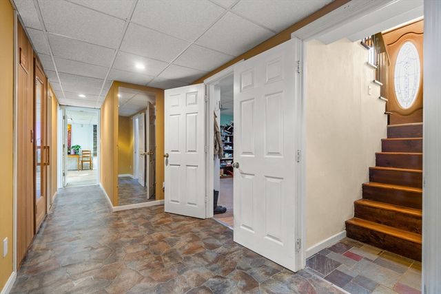 298 Wren St, Taunton, MA 02718