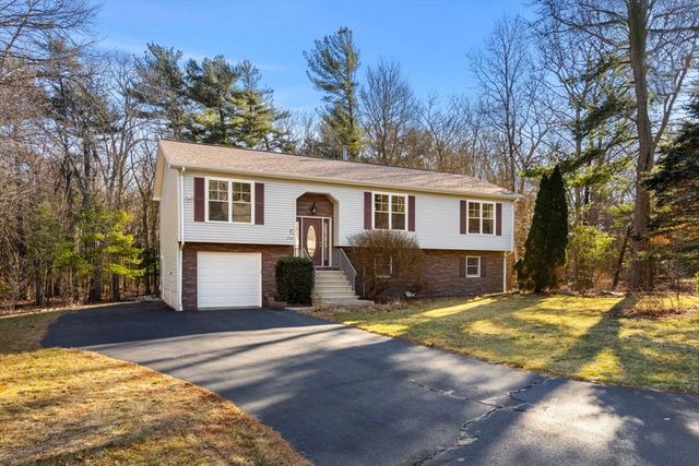 298 Wren St, Taunton, MA 02718