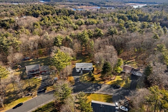 298 Wren St, Taunton, MA 02718