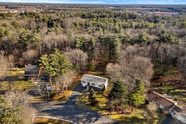 298 Wren St, Taunton, MA 02718