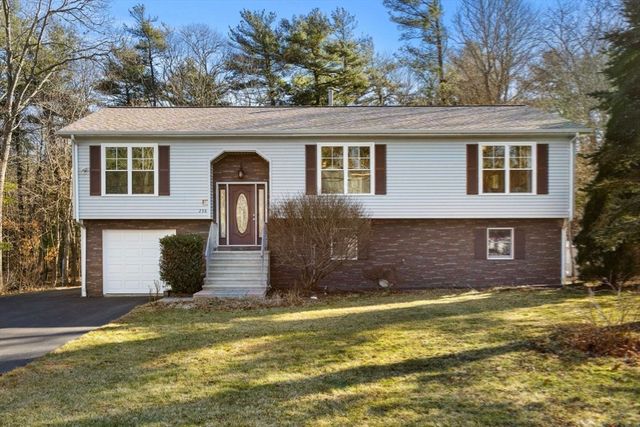 298 Wren St, Taunton, MA 02718