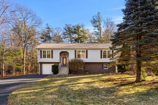 298 Wren St, Taunton, MA 02718