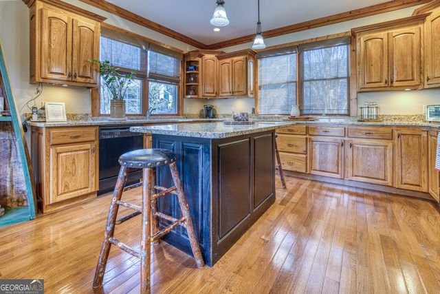 43 Seasons View Court, Clarkesville, GA 30523