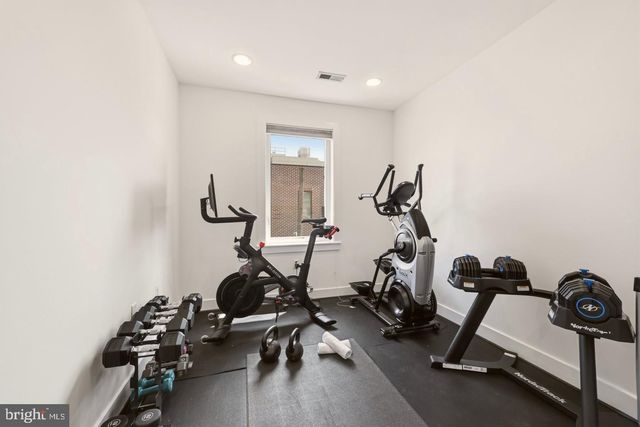 700 LONGFELLOW ST NW, Washington, DC 20011