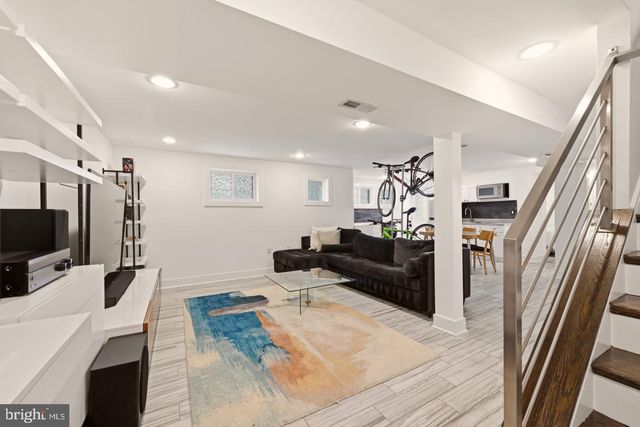 700 LONGFELLOW ST NW, Washington, DC 20011
