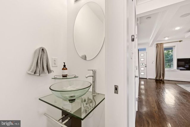 700 LONGFELLOW ST NW, Washington, DC 20011