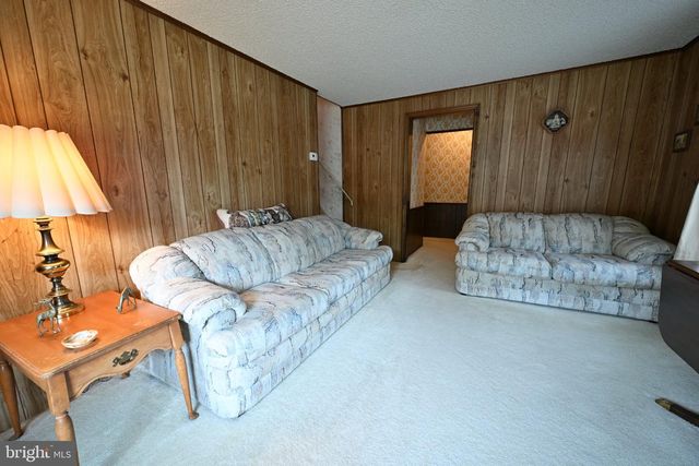 1503 E MALAGA RD, Williamstown, NJ 08094