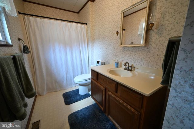 1503 E MALAGA RD, Williamstown, NJ 08094