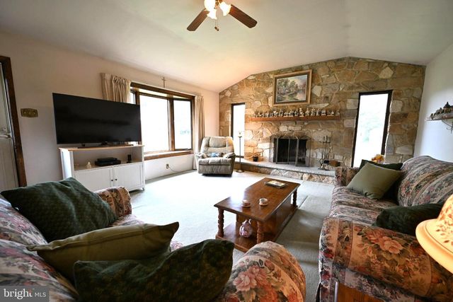 1503 E MALAGA RD, Williamstown, NJ 08094