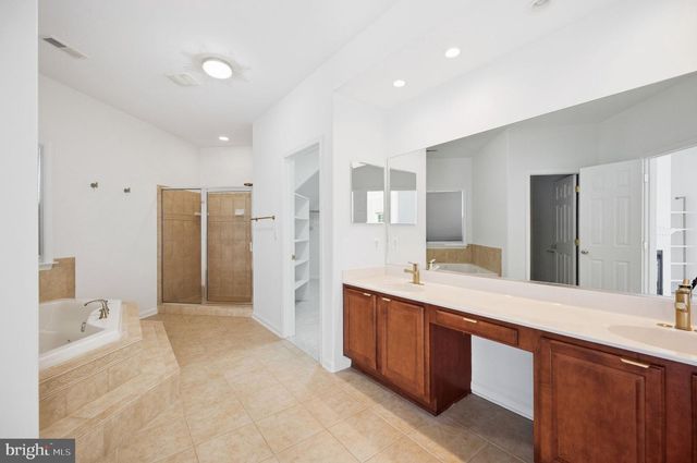 100 RIVER RIDGE LN, Fredericksburg, VA 22406
