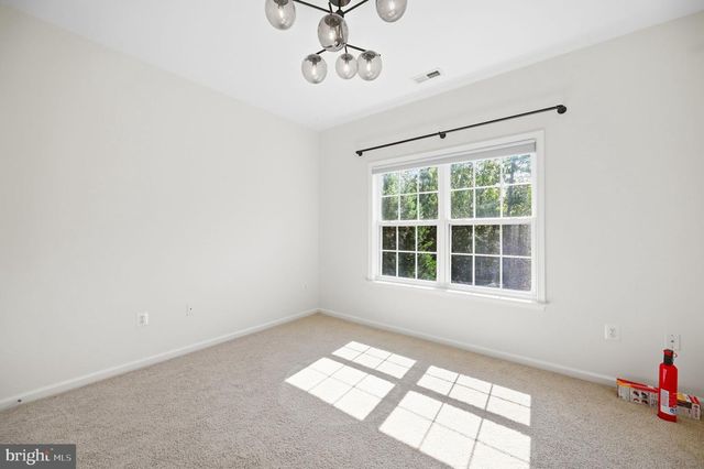 100 RIVER RIDGE LN, Fredericksburg, VA 22406