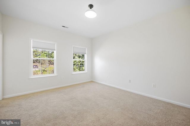 100 RIVER RIDGE LN, Fredericksburg, VA 22406