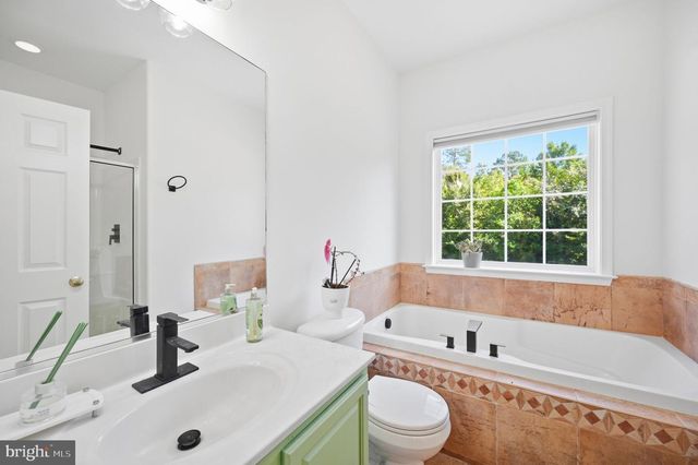100 RIVER RIDGE LN, Fredericksburg, VA 22406