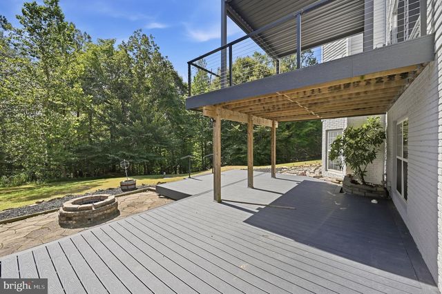 100 RIVER RIDGE LN, Fredericksburg, VA 22406