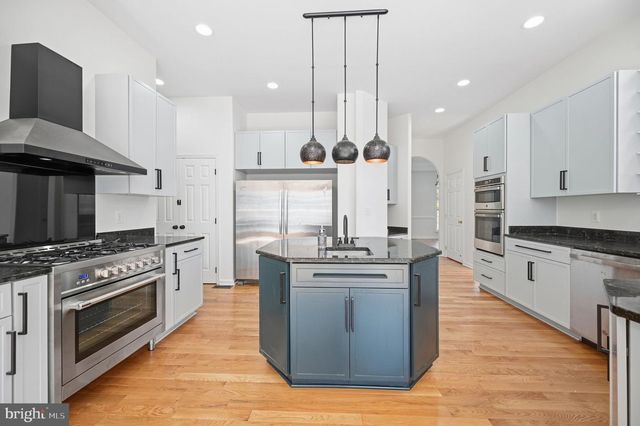 100 RIVER RIDGE LN, Fredericksburg, VA 22406